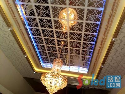 �\�C����