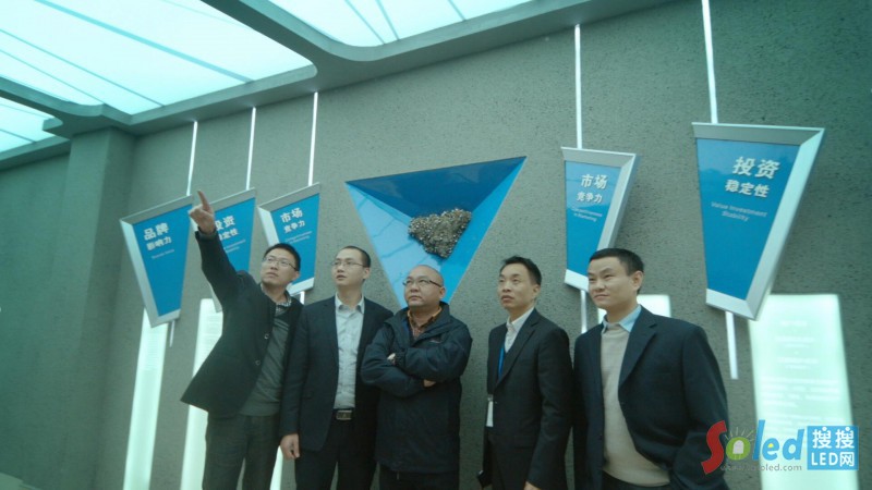 �_��(hu��)